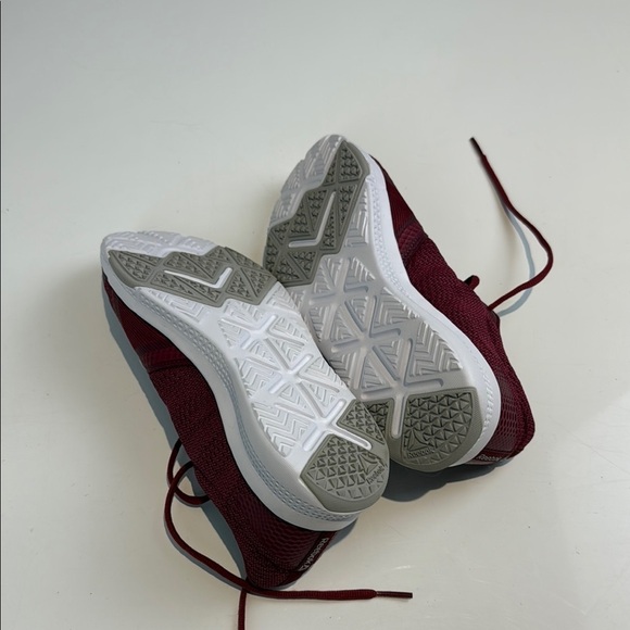 Reebok Burgundy Sneakers Bold Low-Top Design - Picture 8 of 10